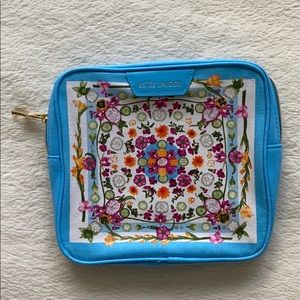 Estēe Lauder make-up bag